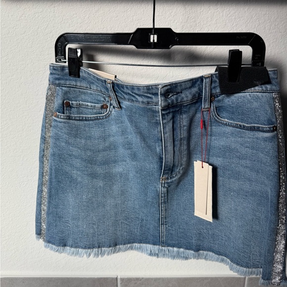Alice & Olivia Denim Skirt with Rhinestone Trim size 31 new - Picture 6 of 8